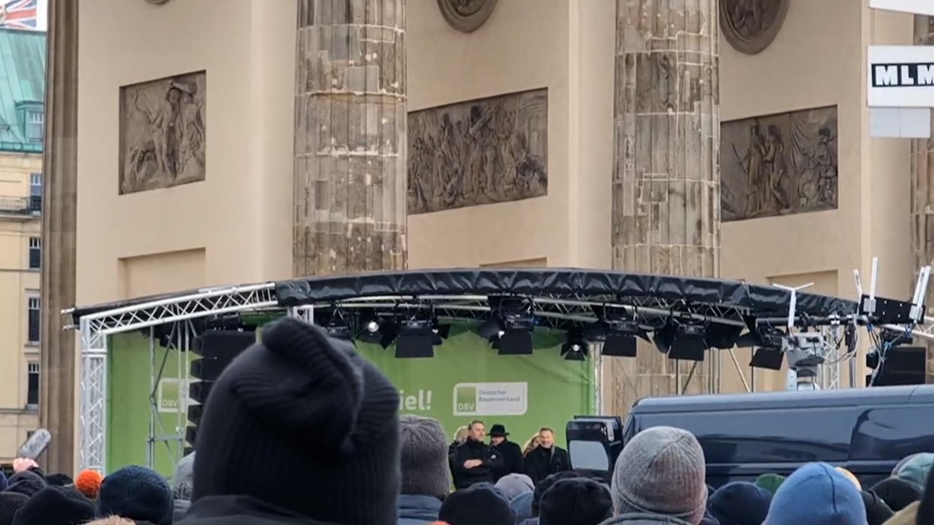 Реакция протестующих в Берлине на выступление министра финансов Линднера Реакция протестующих в Берлине на выступление министра финансов Линднера - РИА Новости, 1920, 15.01.2024