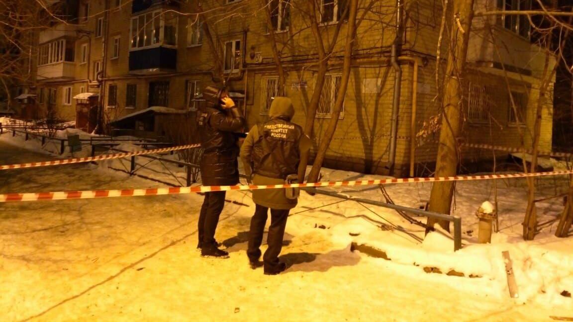 Сотрудники СК РФ на месте налета украинских беспилотников в Воронеже Сотрудники СК РФ на месте налета украинских беспилотников в Воронеже - РИА Новости, 1920, 16.01.2024