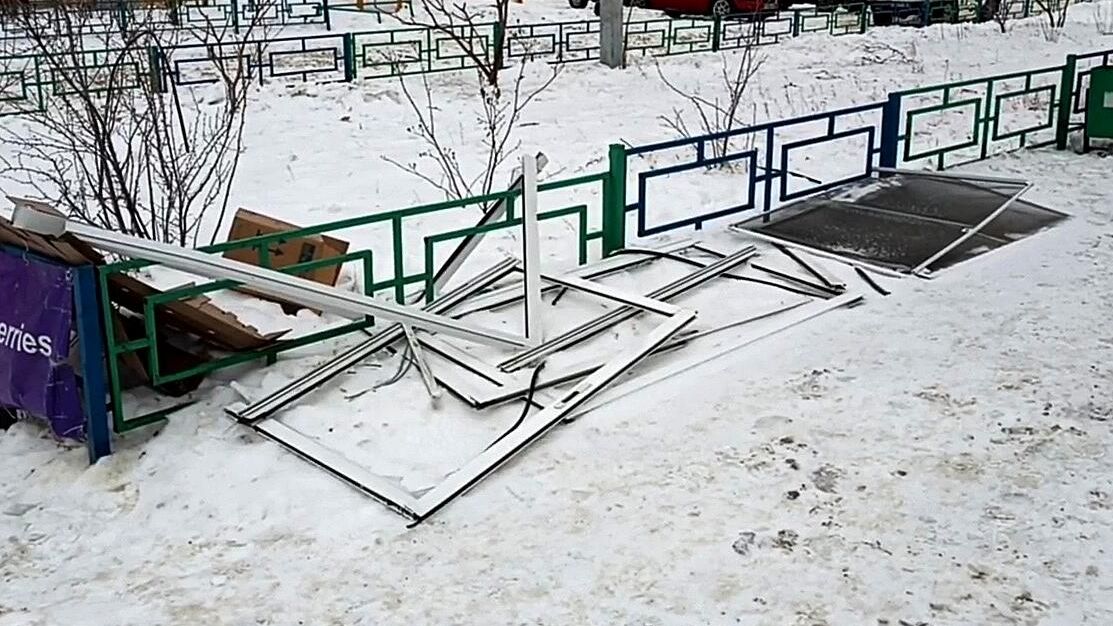 Выбитые окна жилого дома в Воронеже, пострадавшего в результате ночной атаки дронов со стороны ВСУ Выбитые окна жилого дома в Воронеже, пострадавшего в результате ночной атаки дронов со стороны ВСУ - РИА Новости, 1920, 16.01.2024