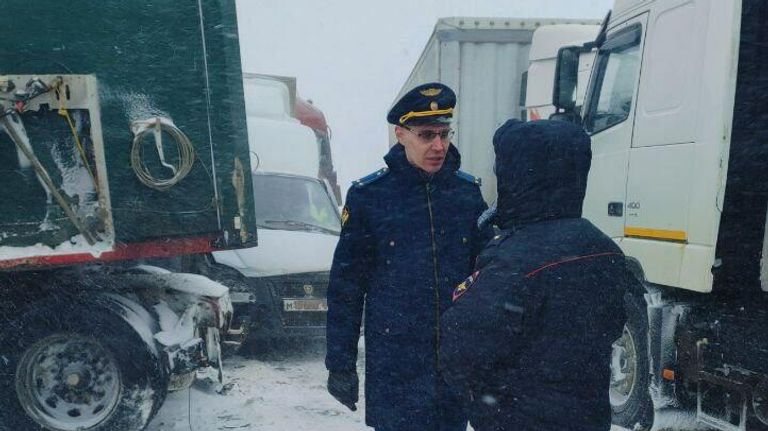 На месте ДТП с участием пятнадцати грузовых и легковых автомобилей в Самарской области На месте ДТП с участием пятнадцати грузовых и легковых автомобилей в Самарской области