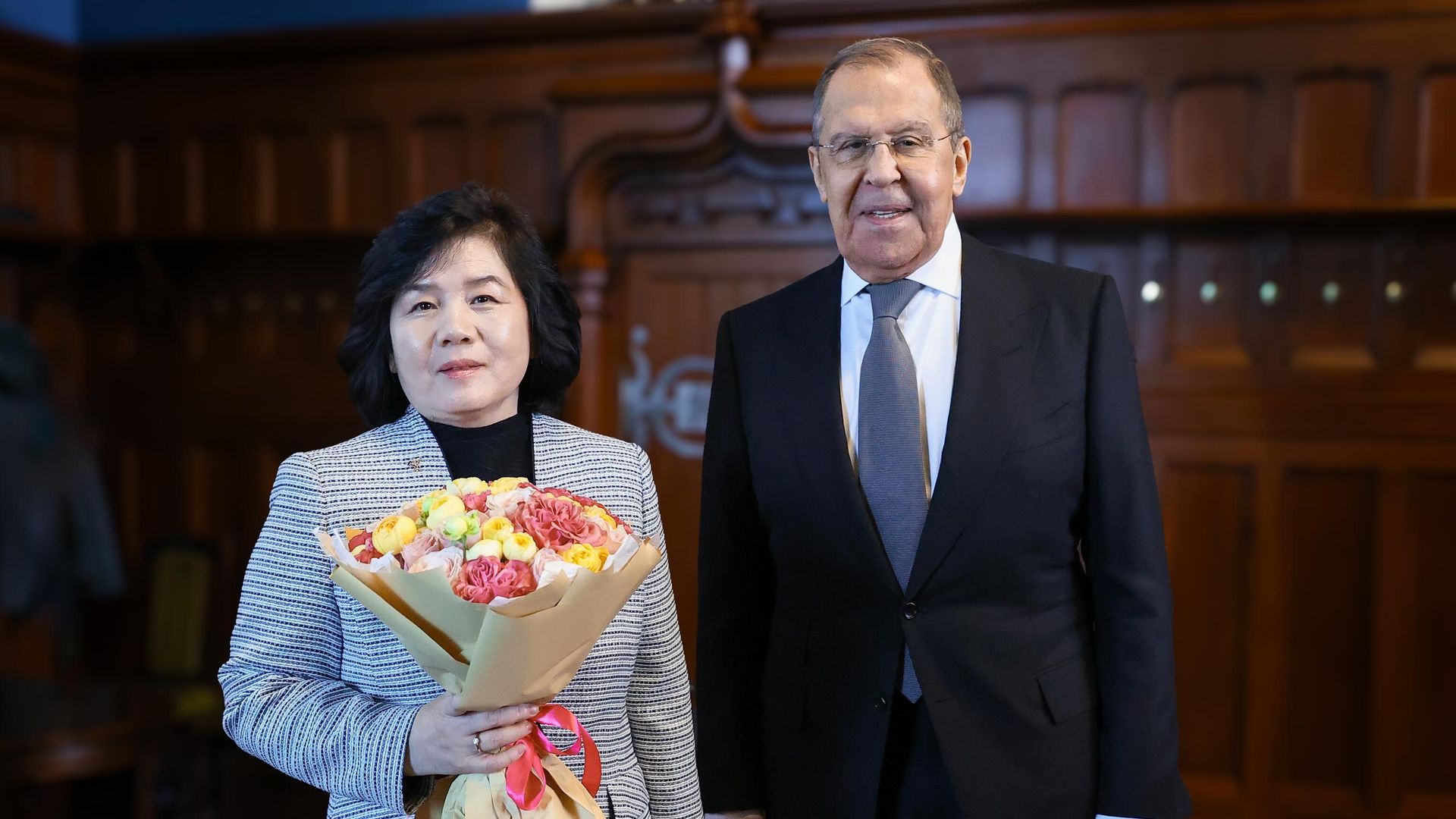 Министр иностранных дел РФ Сергей Лавров во время встречи с министром иностранных дел КНДР Цой Сон Хи в Москве. 16 января 2024 - РИА Новости, 1920, 16.01.2024
