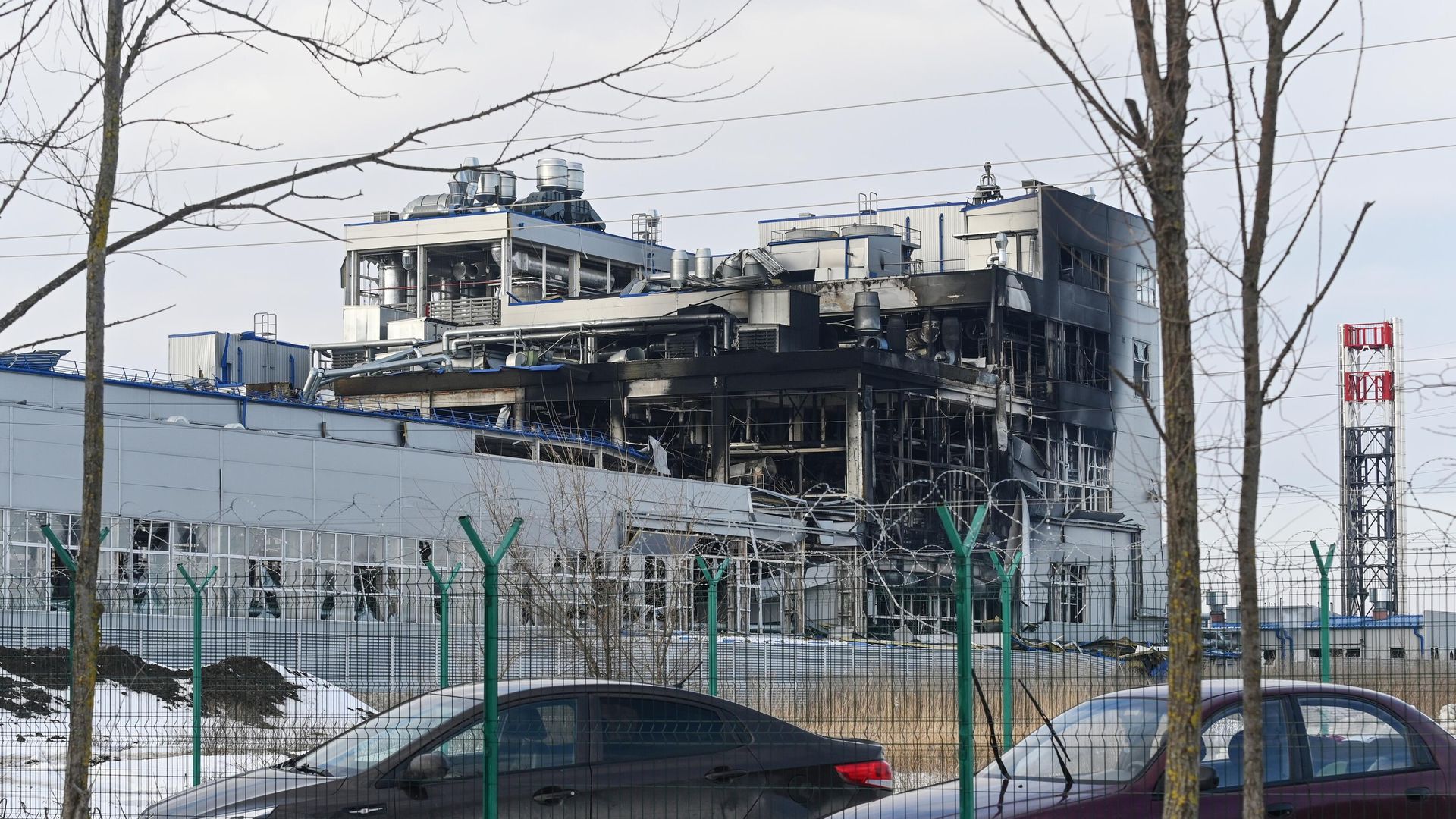 Последствия пожара на заводе Авангард в Ростовской области. 17 января 2024 Последствия пожара на заводе Авангард в Ростовской области. 17 января 2024 - РИА Новости, 1920, 17.01.2024