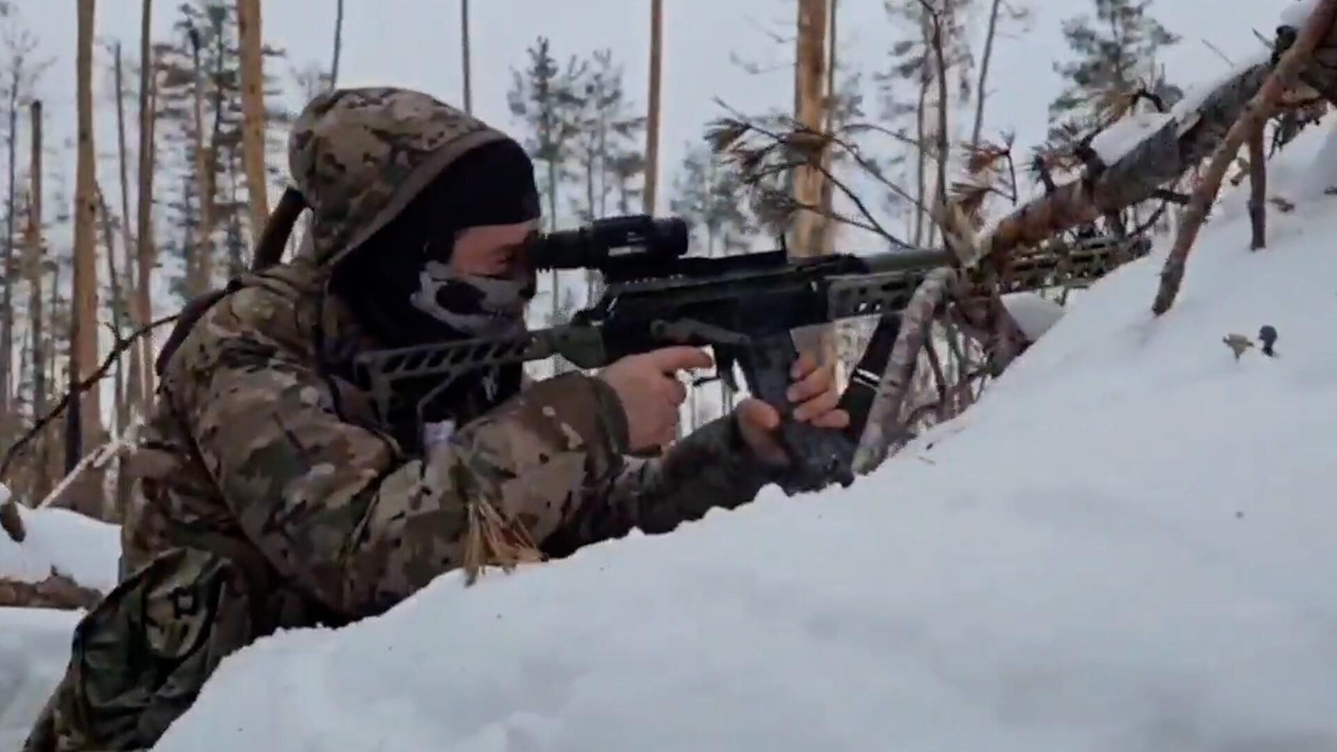 Боец спецназа Ахмат о женской роте ВСУ на Кременском направлении Боец спецназа Ахмат о женской роте ВСУ на Кременском направлении - РИА Новости, 1920, 18.01.2024