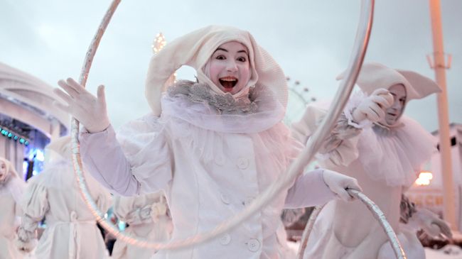 Зимний фестиваль уличных театров