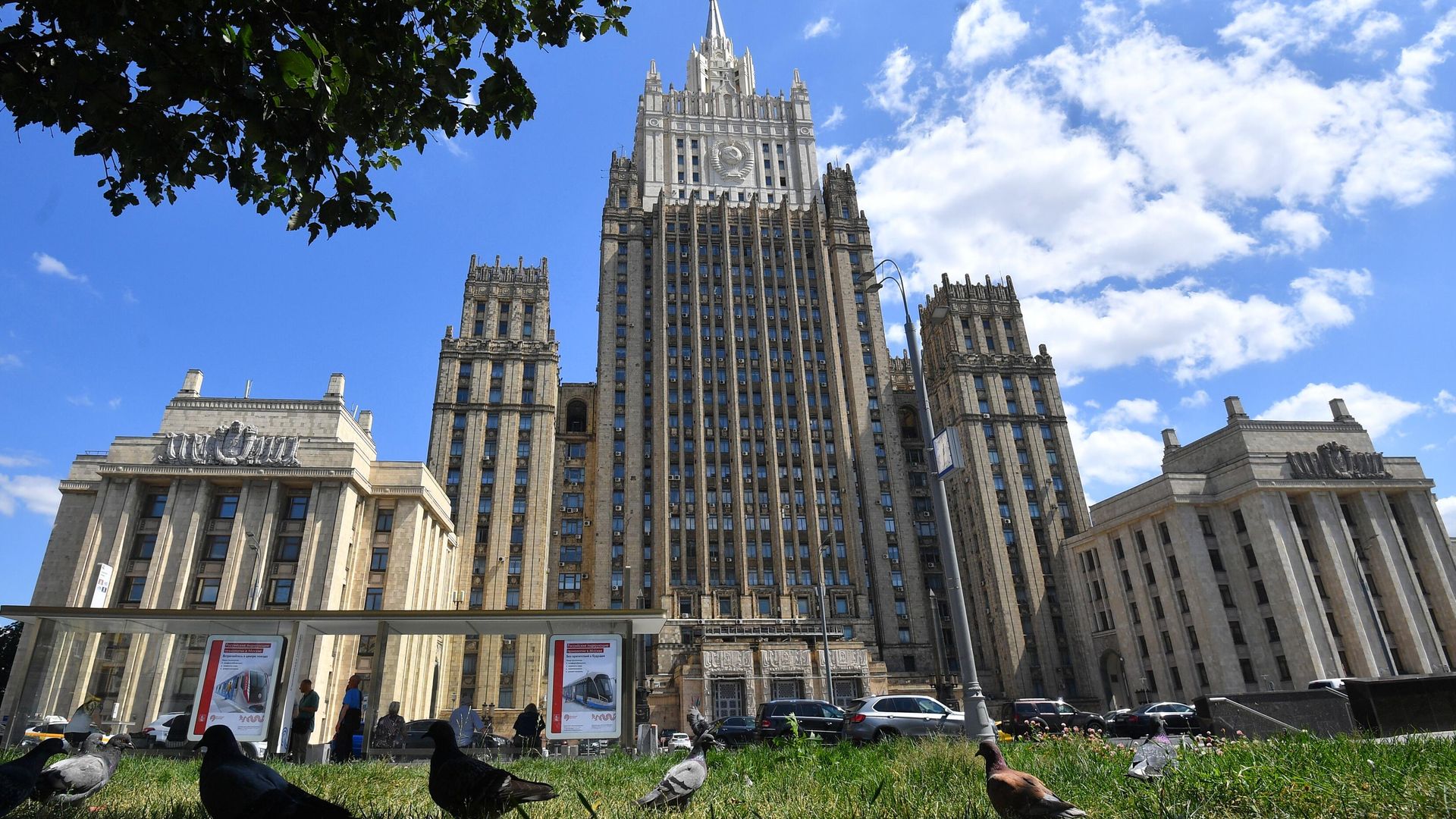 Здание Министерства иностранных дел РФ на Смоленской-Сенной площади в Москве Здание Министерства иностранных дел РФ на Смоленской-Сенной площади в Москве - РИА Новости, 1920, 30.03.2026