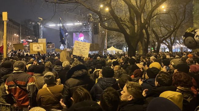 Участники акции протеста против уголовной реформы в Братиславе, Словакия