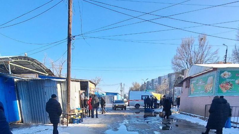 Последствия обстрела микрорайона Текстильщик в Донецке Последствия обстрела микрорайона Текстильщик в Донецке - РИА Новости, 1920, 06.02.2024