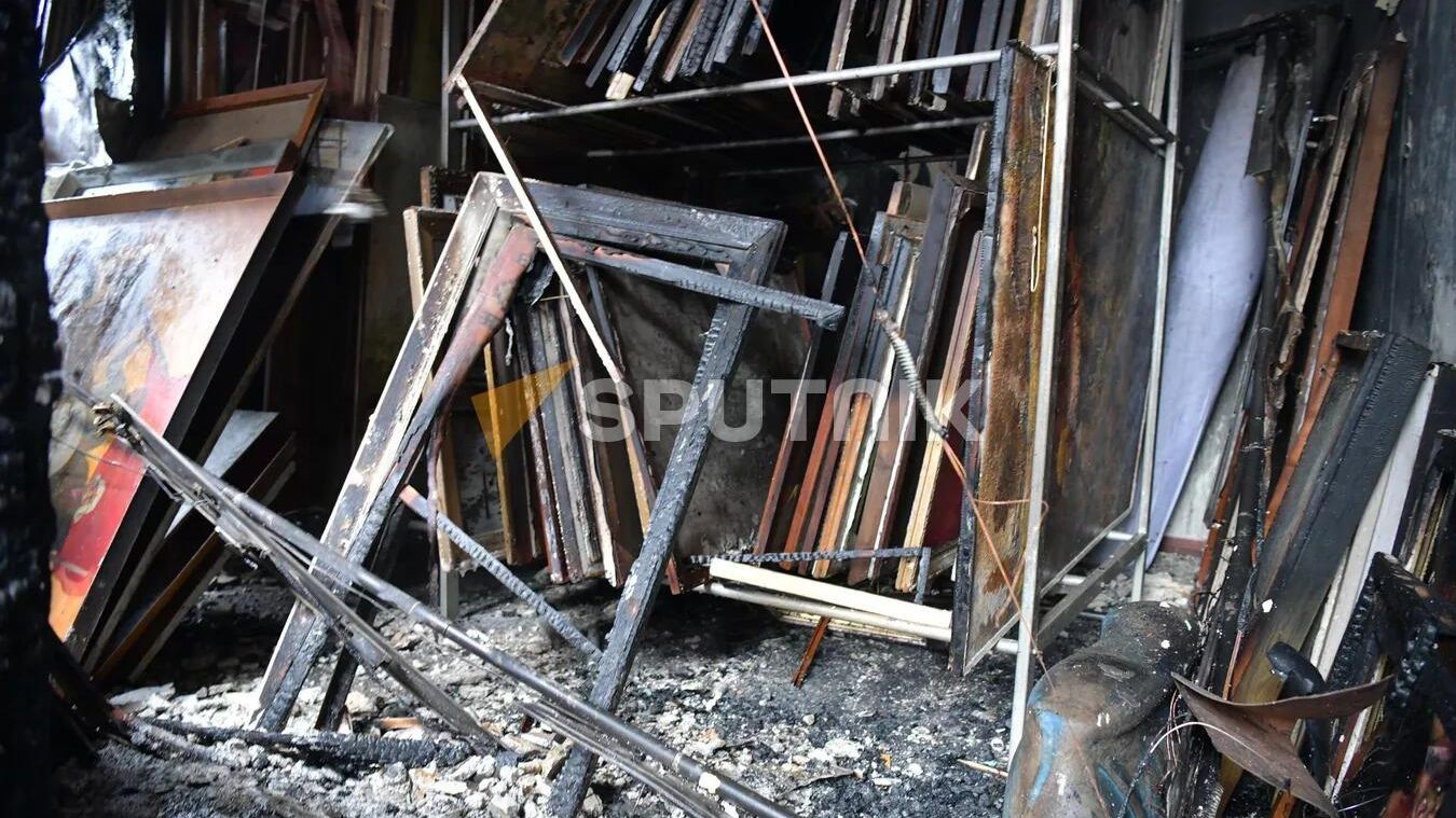 Последствия пожара в здании Центрального выставочного зала в Сухуме Последствия пожара в здании Центрального выставочного зала в Сухуме - РИА Новости, 1920, 21.01.2024
