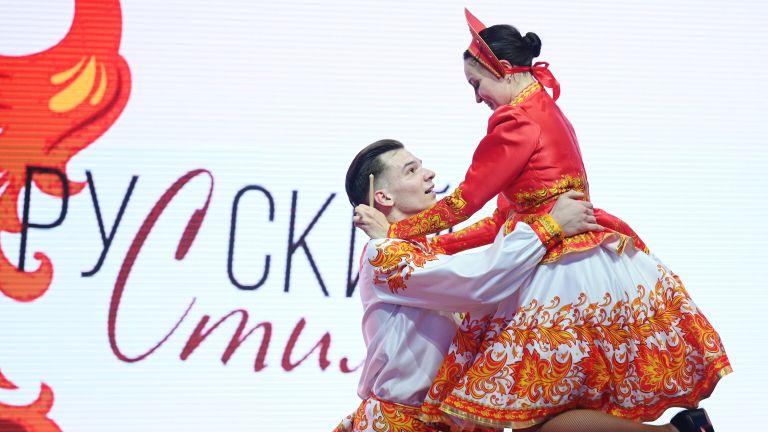 Выступление творческого танцевального коллектива Шоу-балет Русский стиль Выступление творческого танцевального коллектива Шоу-балет Русский стиль