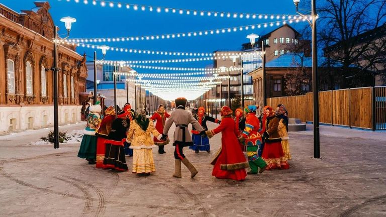 Тюмень. Местный Арбат — улица Дзержинского, народные гуляния