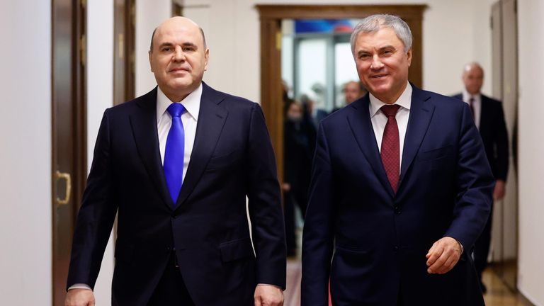 Председатель правительства РФ Михаил Мишустин перед выступлением с ежегодным отчетом правительства РФ в Государственной думе РФ. Справа - председатель Государственной Думы РФ Вячеслав Володин. 7 апреля 2022 Председатель правительства РФ Михаил Мишустин перед выступлением с ежегодным отчетом правительства РФ в Государственной думе РФ. Справа - председатель Государственной Думы РФ Вячеслав Володин. 7 апреля 2022
