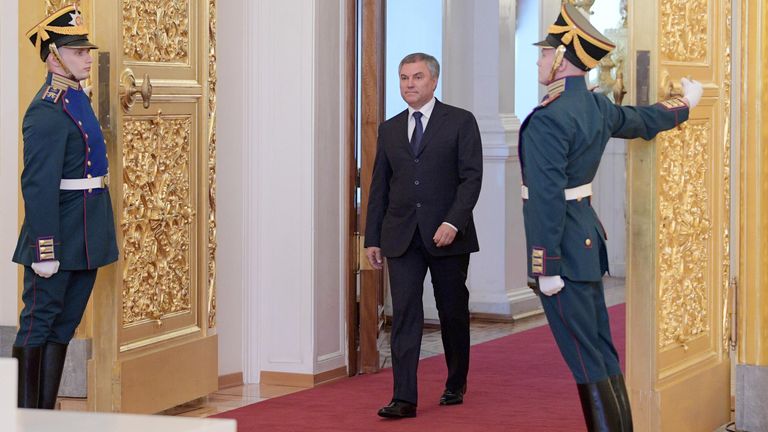 Председатель Государственной Думы РФ Вячеслав Володин на церемонии инаугурации президента РФ Владимира Путина в Кремле. 7 мая 2018 Председатель Государственной Думы РФ Вячеслав Володин на церемонии инаугурации президента РФ Владимира Путина в Кремле. 7 мая 2018
