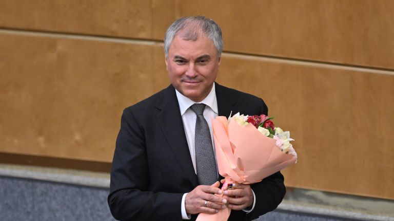 Председатель Государственной Думы РФ Вячеслав Володин на завершающем пленарном заседании весенней сессии Государственной думы РФ. 2022 год Председатель Государственной Думы РФ Вячеслав Володин на завершающем пленарном заседании весенней сессии Государственной думы РФ. 2022 год