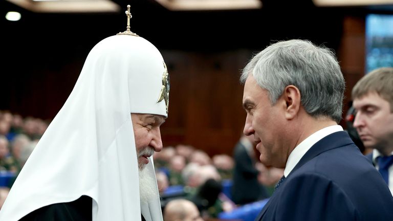 Патриарх Московский и всея Руси Кирилл и председатель Государственной Думы РФ Вячеслав Володин на расширенном заседании коллегии Министерства обороны РФ. 21 декабря 2022 Патриарх Московский и всея Руси Кирилл и председатель Государственной Думы РФ Вячеслав Володин на расширенном заседании коллегии Министерства обороны РФ. 21 декабря 2022