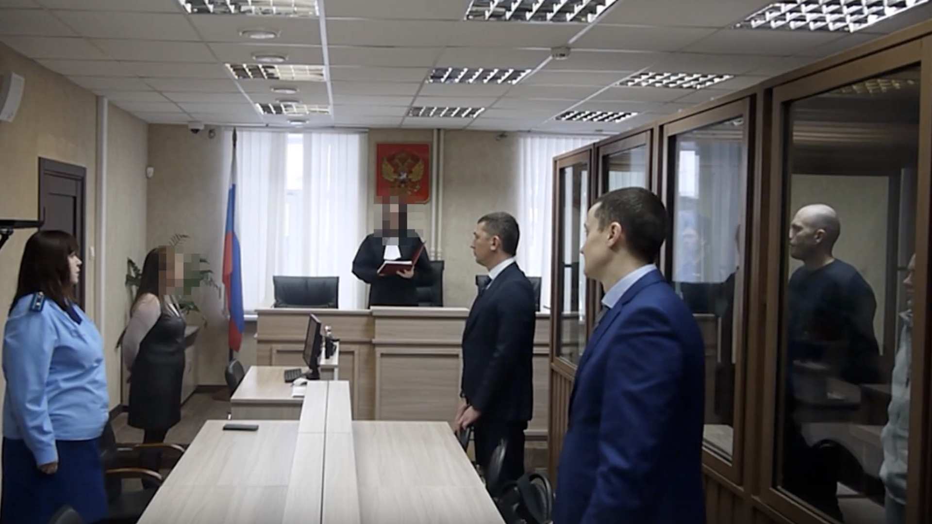 Жители Ямало-Ненецкого округа, затеявшие драку на борту самолета рейса Иркутск-Москва в здании Сыктывкарского городского суда. 26 января 2024 Жители Ямало-Ненецкого округа, затеявшие драку на борту самолета рейса Иркутск-Москва в здании Сыктывкарского городского суда. 26 января 2024 - РИА Новости, 1920, 26.01.2024