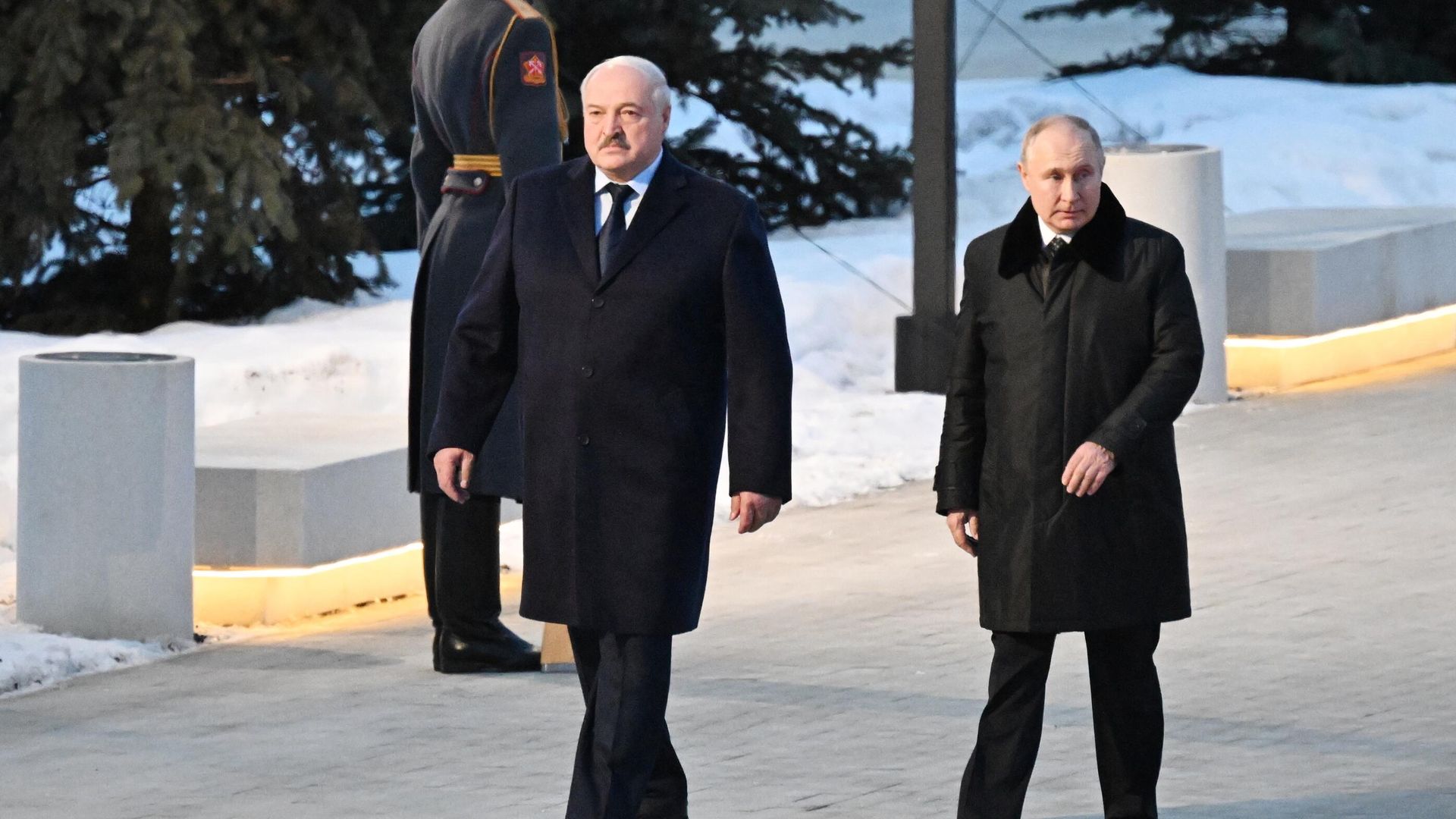 Президент РФ Владимир Путин и президент Белоруссии Александр Лукашенко на церемонии открытия мемориала в память о мирных жителях СССР – жертвах нацистского геноцида в годы Великой Отечественной войны в деревне Зайцево Ленинградской области - РИА Новости, 1920, 28.01.2024