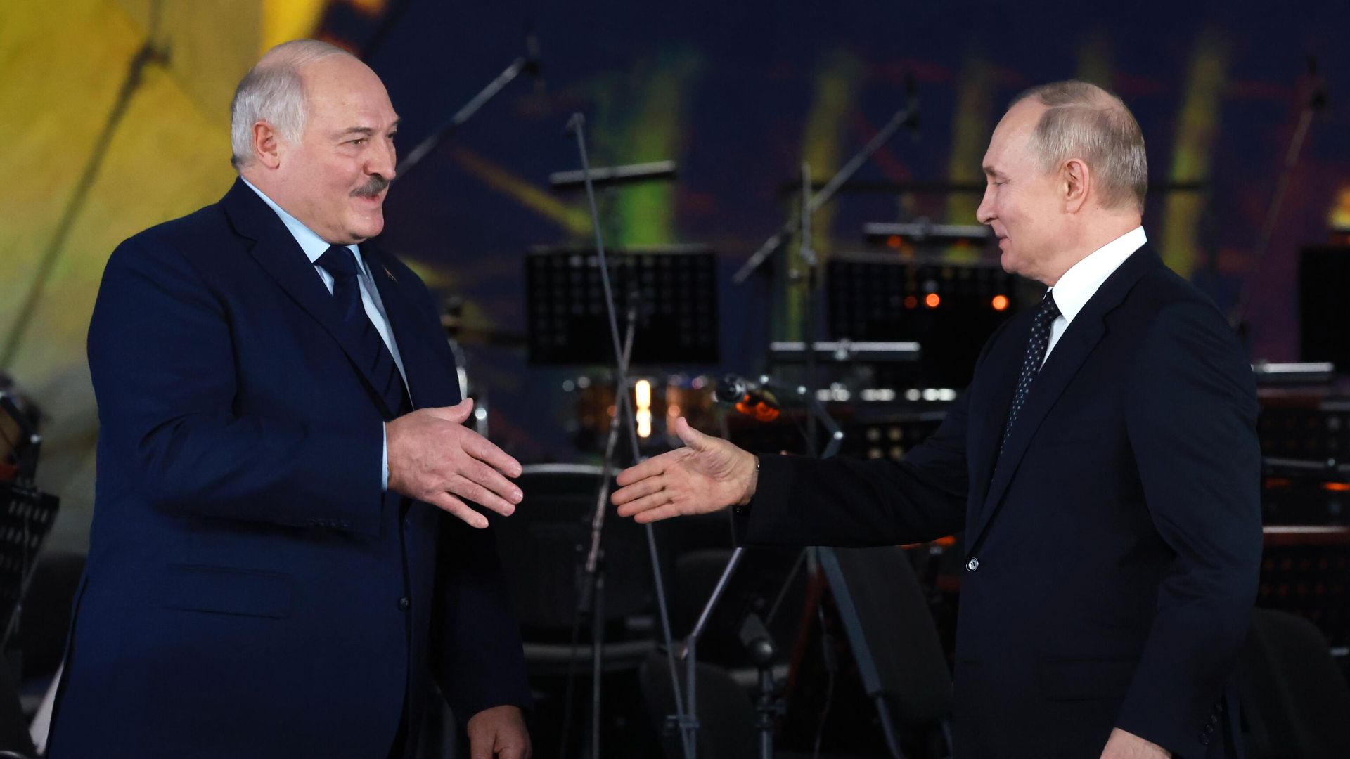 Президент РФ Владимир Путин и президент Белоруссии Александр Лукашенко Президент РФ Владимир Путин и президент Белоруссии Александр Лукашенко - РИА Новости, 1920, 12.03.2025