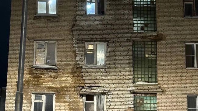 Здание общежития по улице Октябрьская, 7 в подмосковном городе Пересвет Здание общежития по улице Октябрьская, 7 в подмосковном городе Пересвет