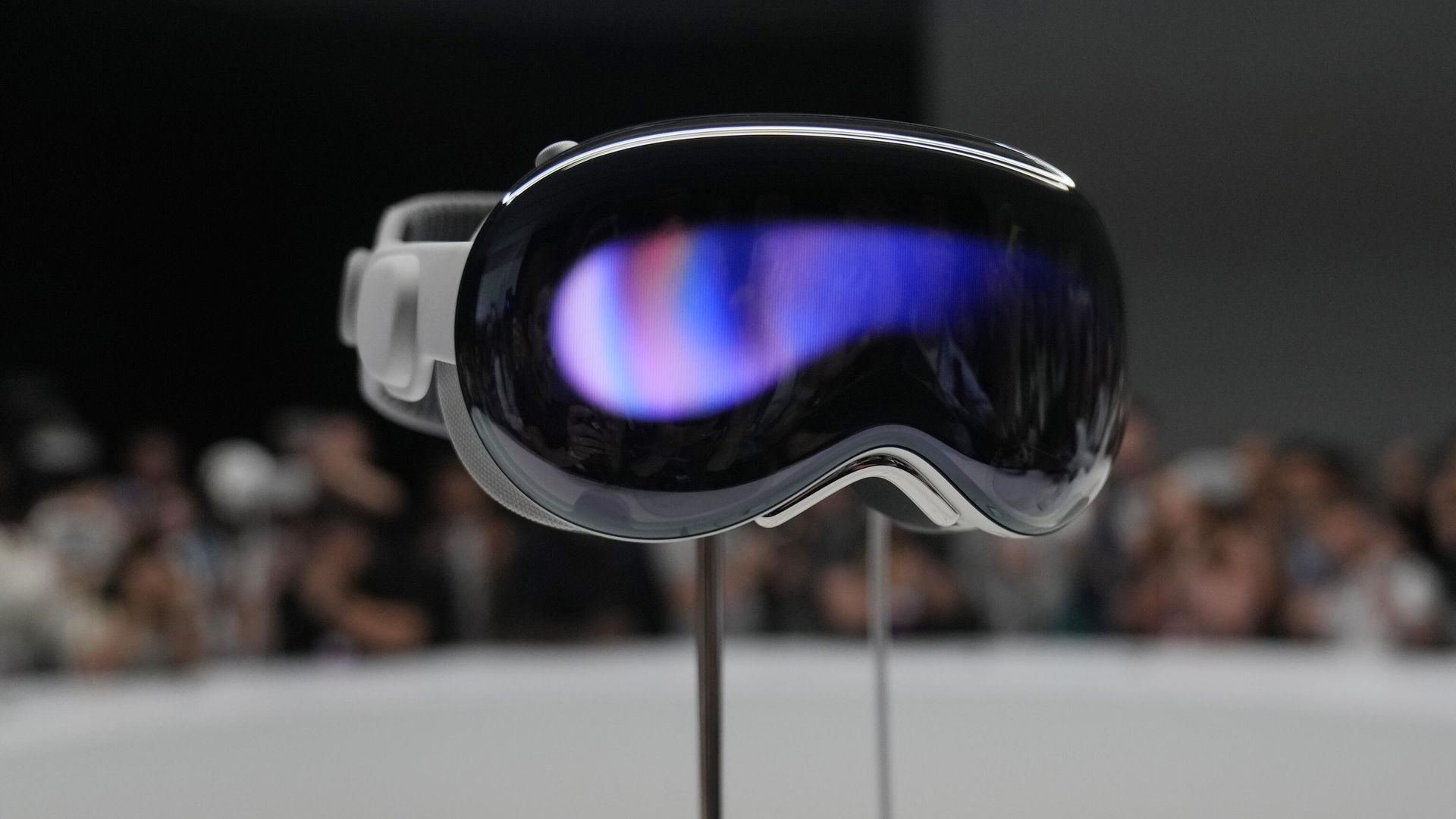 Гарнитура Apple Vision Pro Гарнитура Apple Vision Pro - РИА Новости, 1920, 06.02.2024