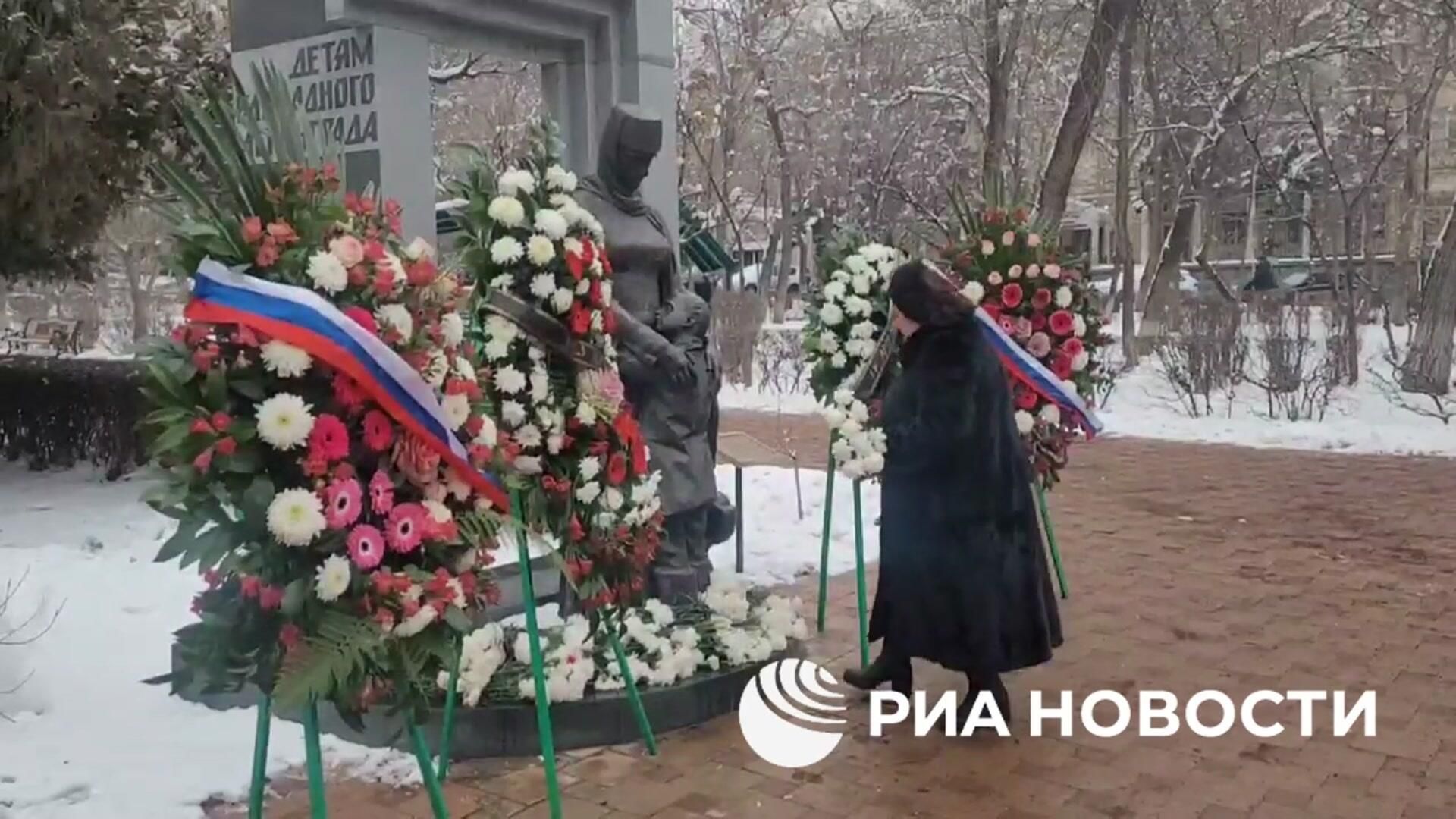 Венки у памятника детям блокадного Ленинграда в Ереване Венки у памятника детям блокадного Ленинграда в Ереване - РИА Новости, 1920, 30.01.2024