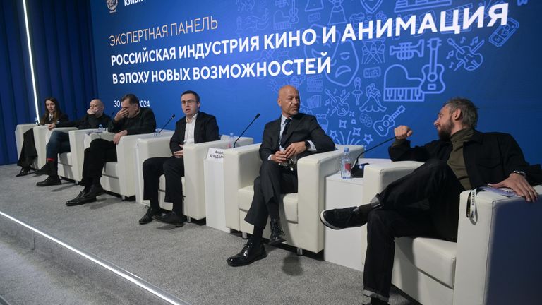 Экспертная панель Российская индустрия кино и анимация в эпоху новых возможностей Экспертная панель Российская индустрия кино и анимация в эпоху новых возможностей