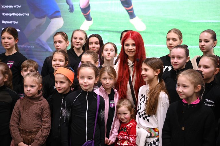 Фигуристка Александра Трусова провела авторскую экскурсию по экспозиции Министерства спорта России Фигуристка Александра Трусова провела авторскую экскурсию по экспозиции Министерства спорта России
