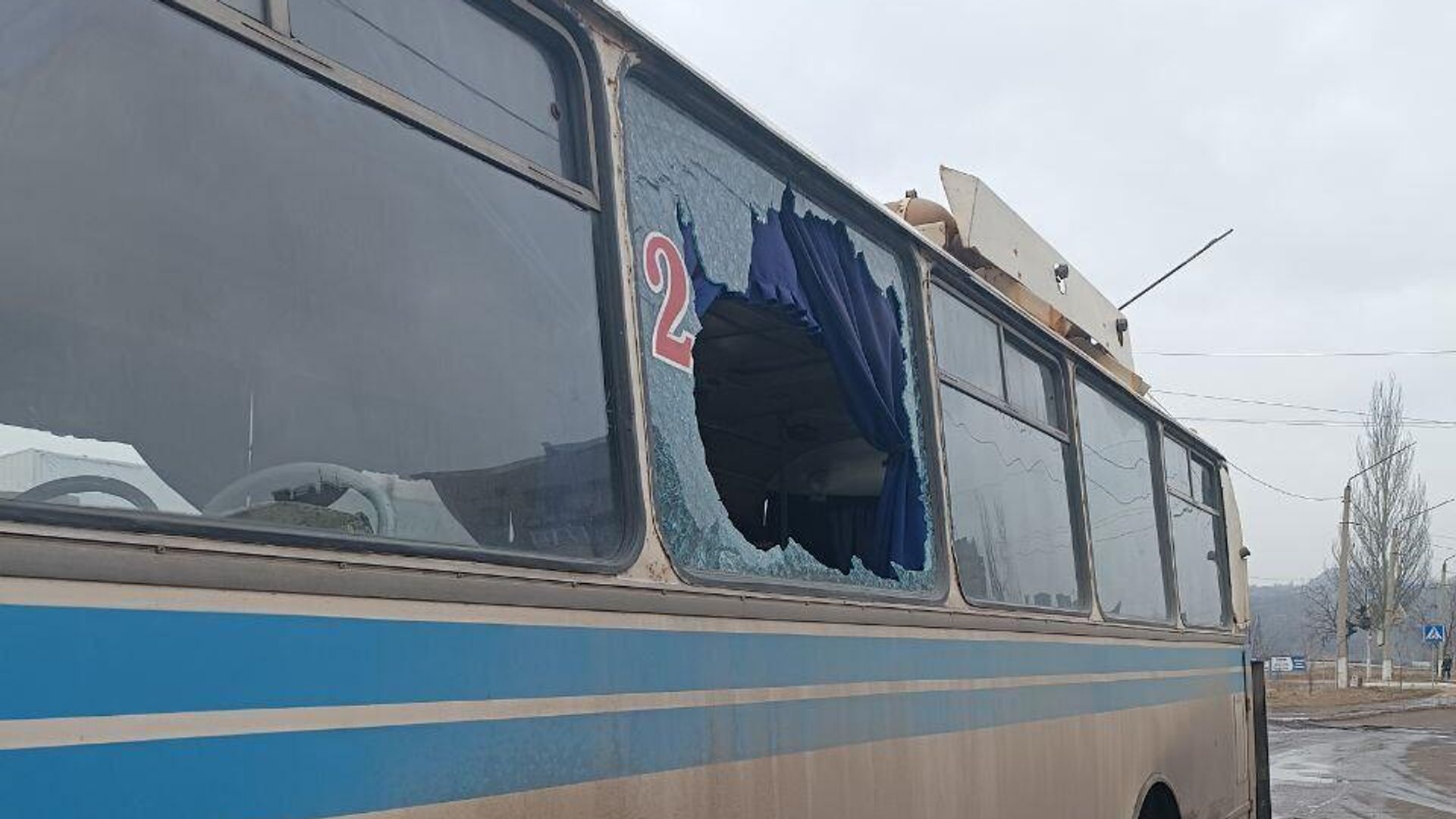 Поврежденный в результате обстрела ВСУ автобус в Горловке Донецкой области Поврежденный в результате обстрела ВСУ автобус в Горловке Донецкой области - РИА Новости, 1920, 01.02.2024