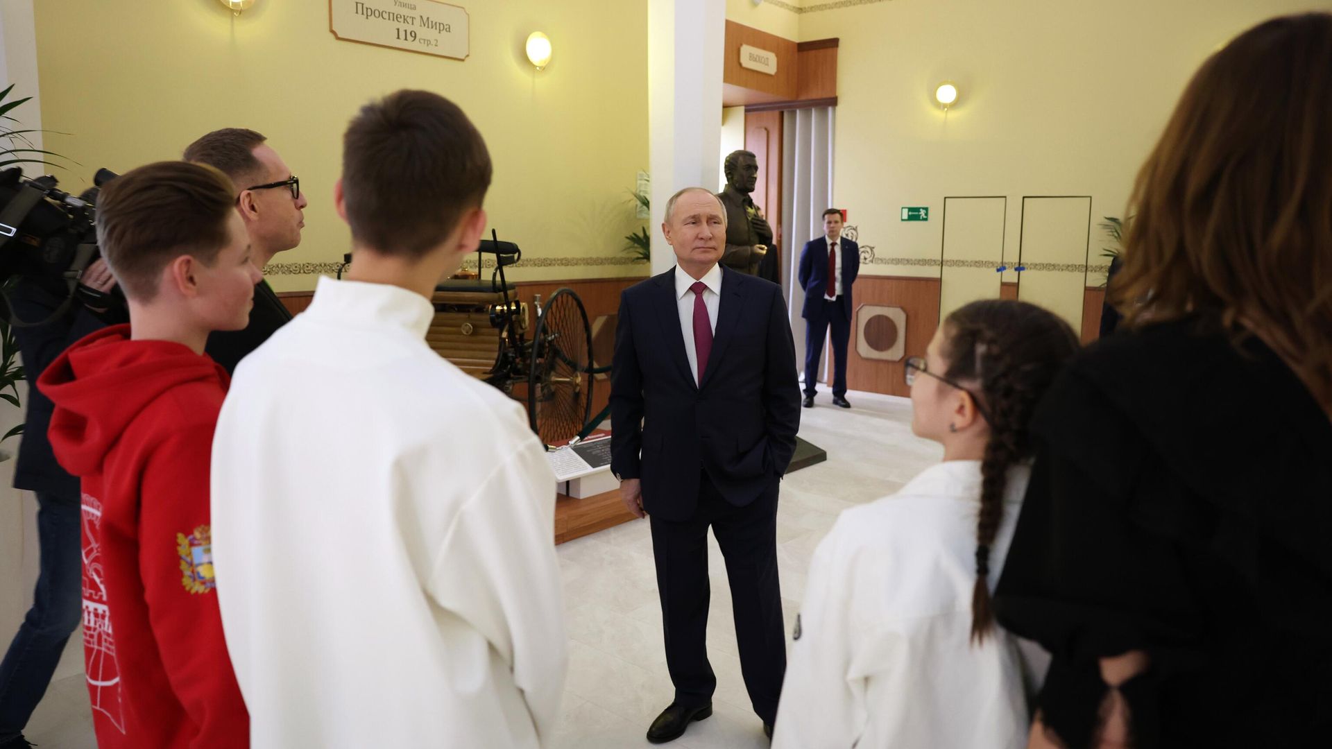 Президент РФ Владимир Путин посещает выставку Россия на ВДНХ в Москве - РИА Новости, 1920, 01.02.2024
