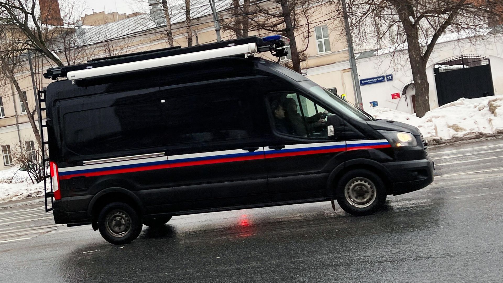Автомобиль Следственного комитета РФ Автомобиль Следственного комитета РФ - РИА Новости, 1920, 19.03.2024
