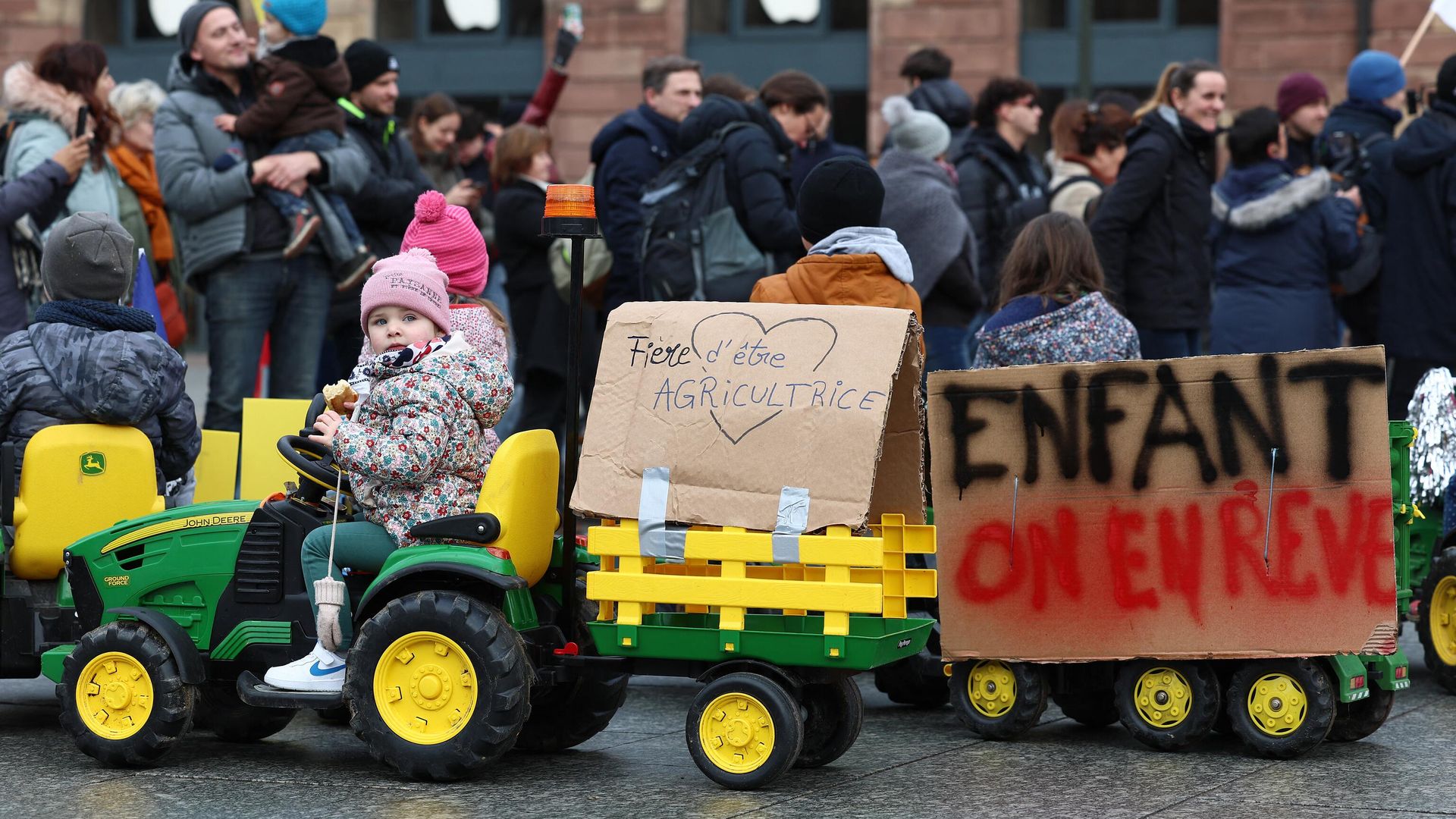 Дети фермеров на акции протеста в Страсбурге Дети фермеров на акции протеста в Страсбурге - РИА Новости, 1920, 02.02.2024