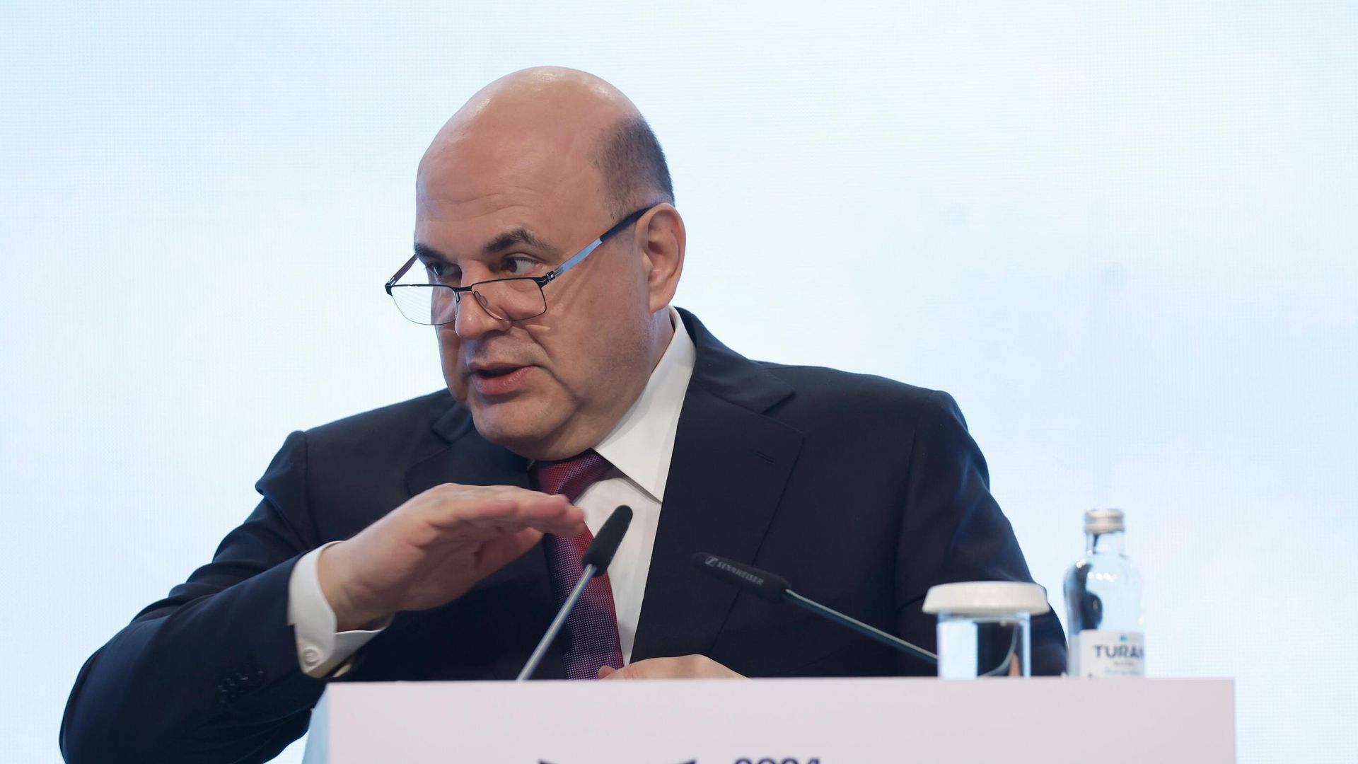 Председатель правительства РФ Михаил Мишустин выступает на пленарной сессии международного цифрового форума Digital Almaty 2024 Председатель правительства РФ Михаил Мишустин выступает на пленарной сессии международного цифрового форума Digital Almaty 2024 - РИА Новости, 1920, 02.02.2024