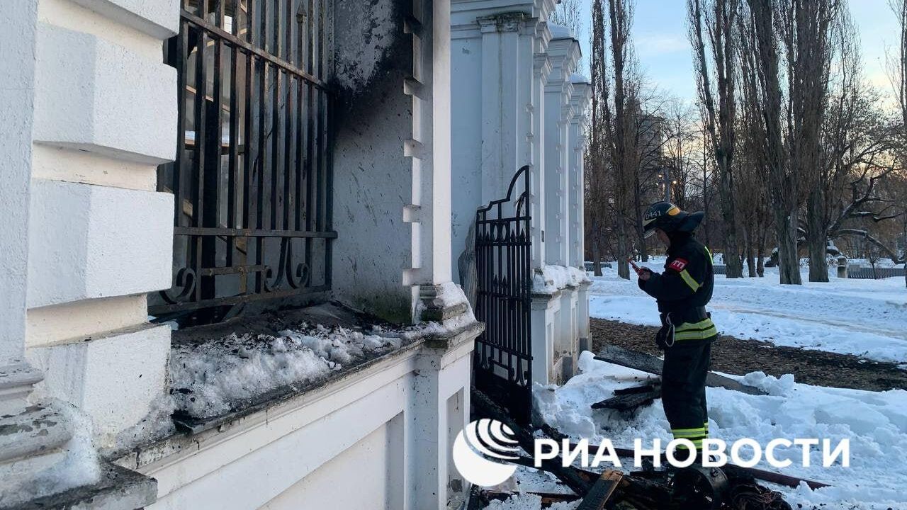 Место возгорания на территории храма святителя Николая Мирликийского в Москве Место возгорания на территории храма святителя Николая Мирликийского в Москве - РИА Новости, 1920, 02.02.2024