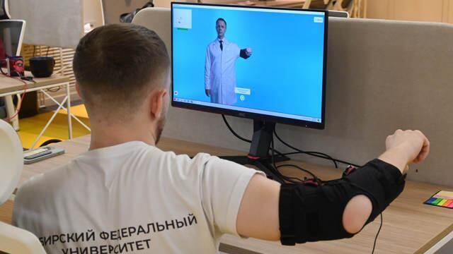 Умный тренажер для реабилитации пациентов после инсульта разработали в Красноярском крае Умный тренажер для реабилитации пациентов после инсульта разработали в Красноярском крае - РИА Новости, 1920, 05.02.2024