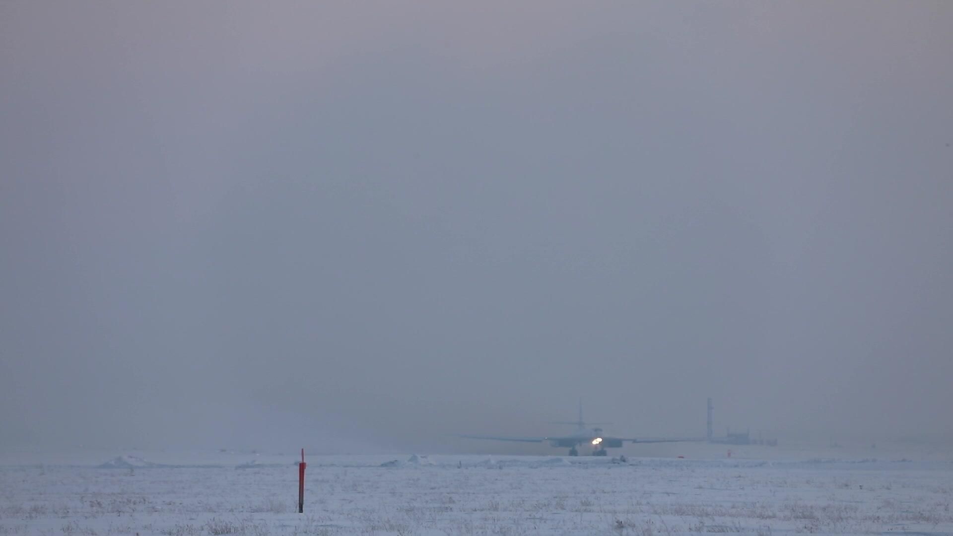 Плановый полет Ту-160 над акваторией Северного Ледовитого океана Плановый полет Ту-160 над акваторией Северного Ледовитого океана - РИА Новости, 1920, 06.02.2024