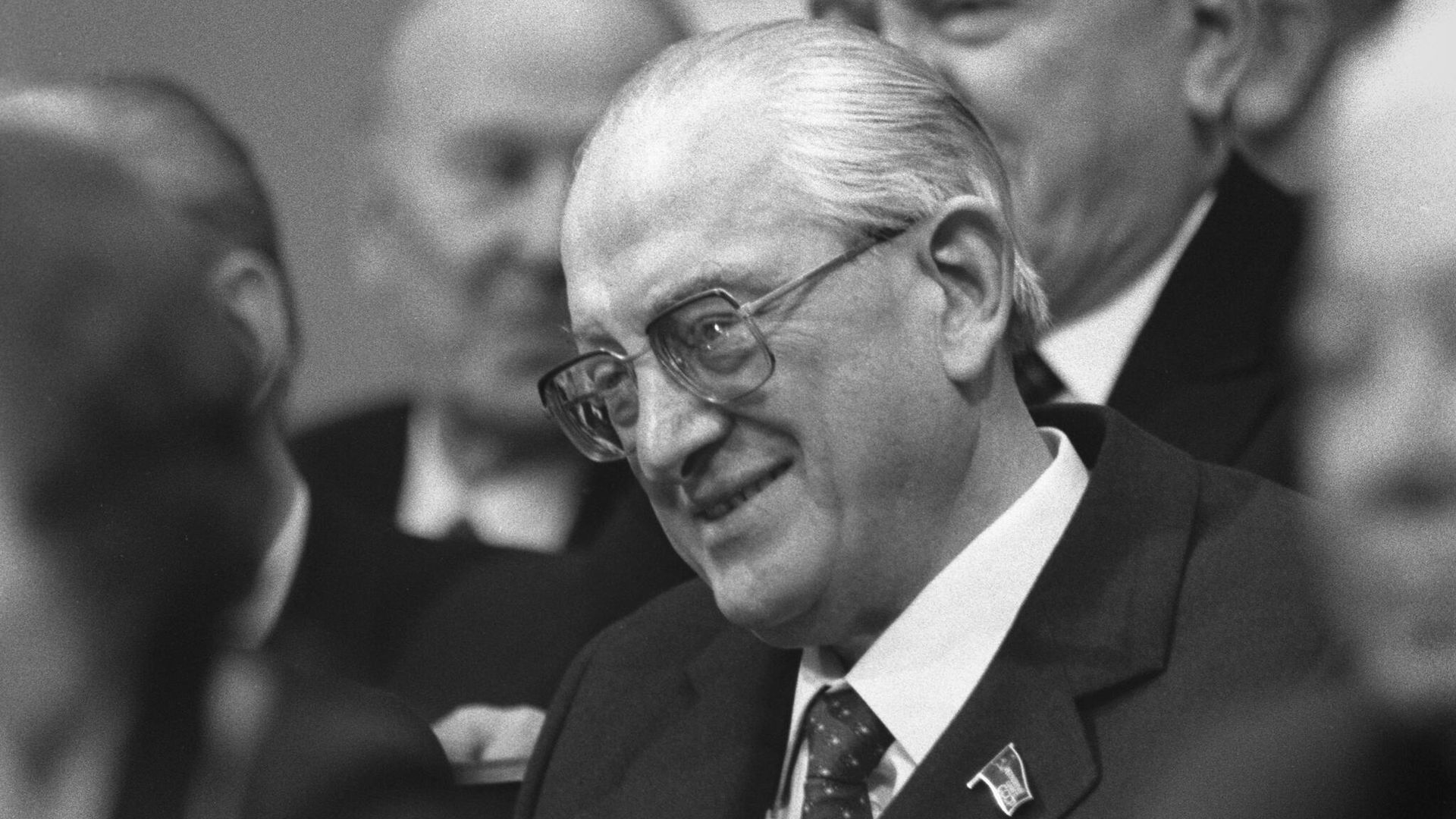 Генеральный секретарь ЦК КПСС Юрий Андропов на VII сессии Верховного Совета СССР в Кремлевском Дворце съездов 23-24 ноября 1982 года Генеральный секретарь ЦК КПСС Юрий Андропов на VII сессии Верховного Совета СССР в Кремлевском Дворце съездов 23-24 ноября 1982 года - РИА Новости, 1920, 15.06.2024