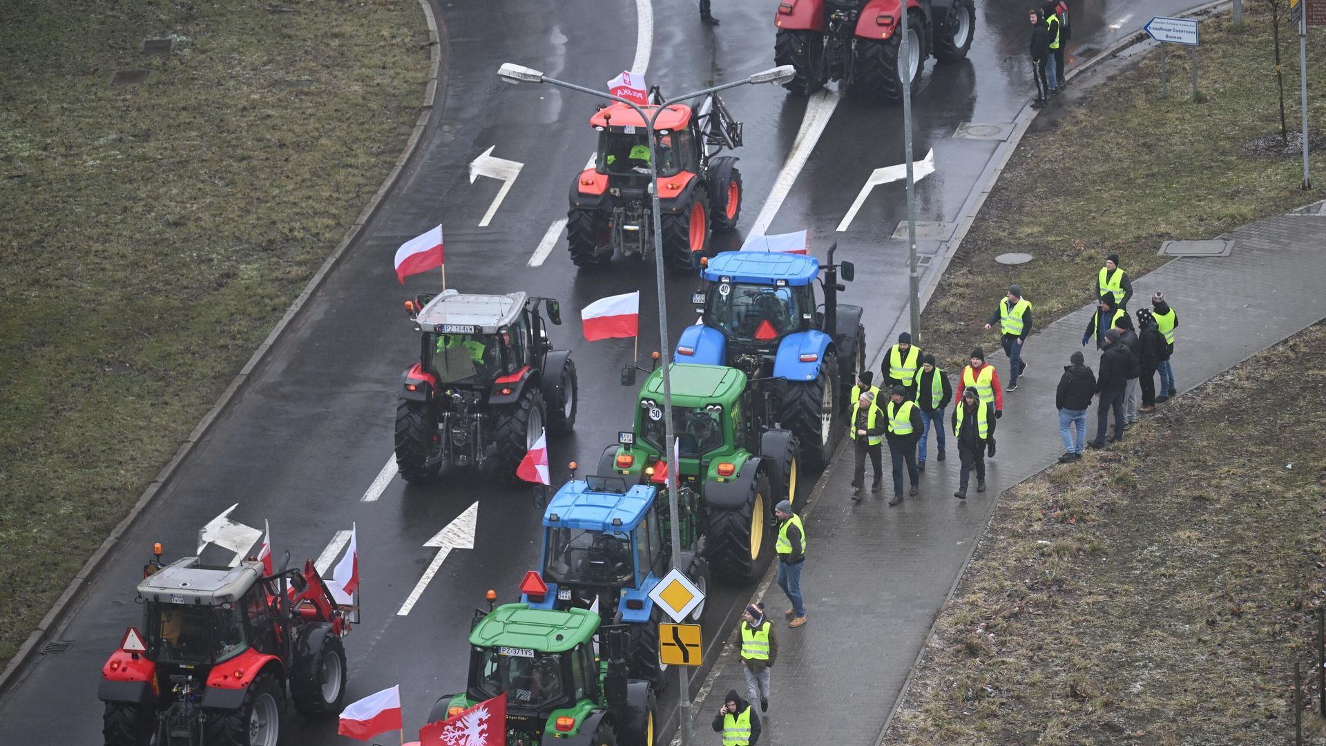 Акция протеста польских фермеров в Познани. 9 февраля 2024 Акция протеста польских фермеров в Познани. 9 февраля 2024 - РИА Новости, 1920, 09.02.2024