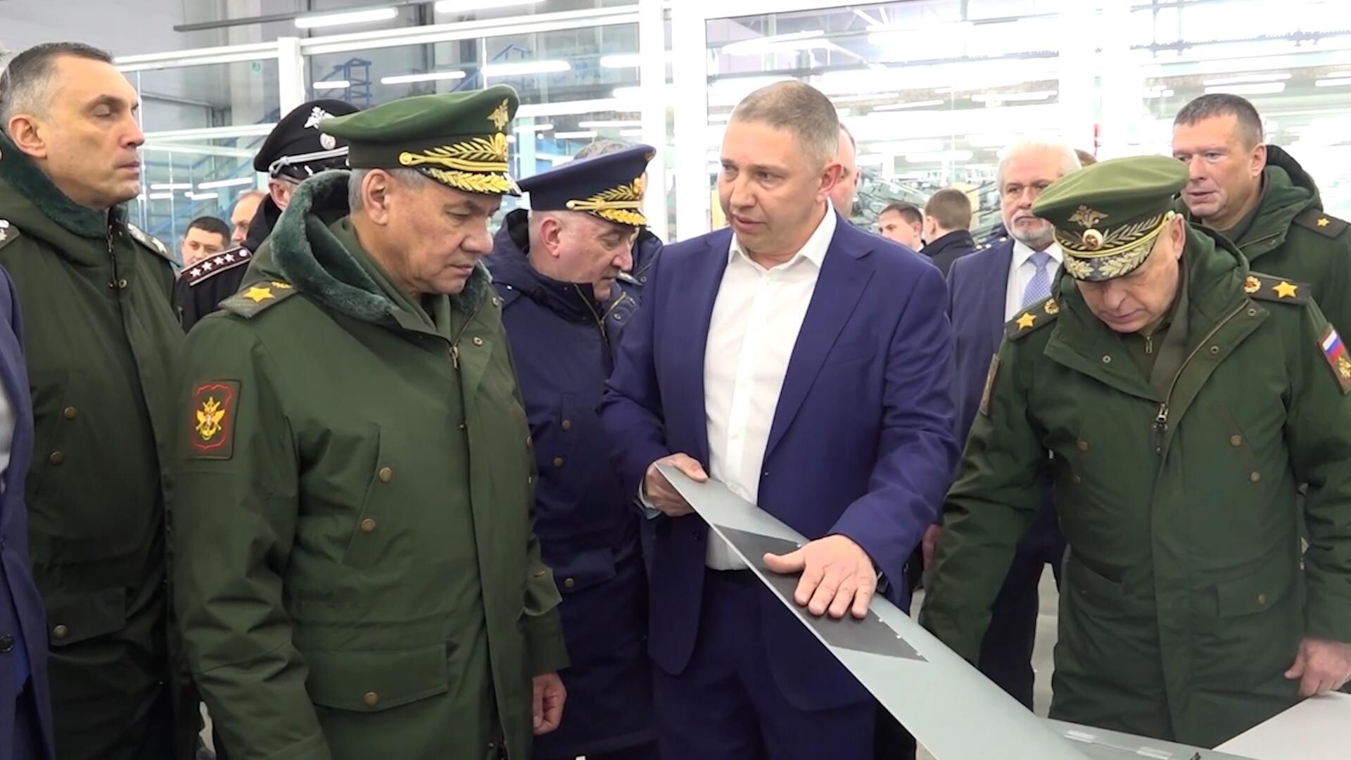 Шойгу на предприятии ОПК в Удмуртии Шойгу на предприятии ОПК в Удмуртии - РИА Новости, 1920, 10.02.2024