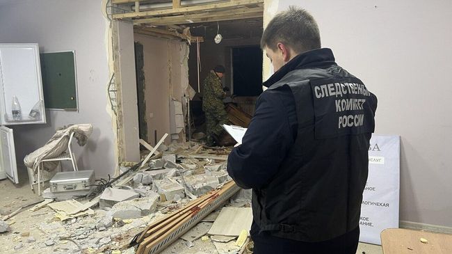 Последствия взрыва в помещении многоквартирного дома в Элисте