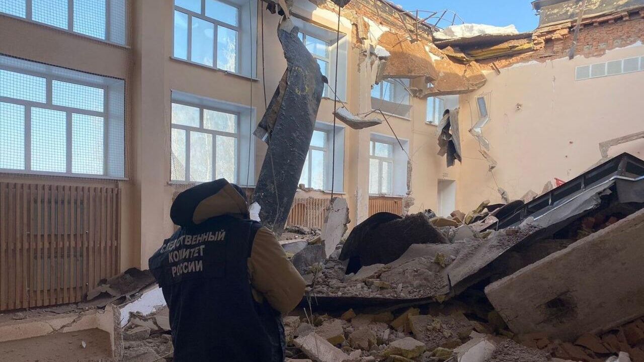 Место обрушения крыши в МОБУ Красногвардейская гимназия в Оренбургской области Место обрушения крыши в МОБУ Красногвардейская гимназия в Оренбургской области - РИА Новости, 1920, 11.02.2024