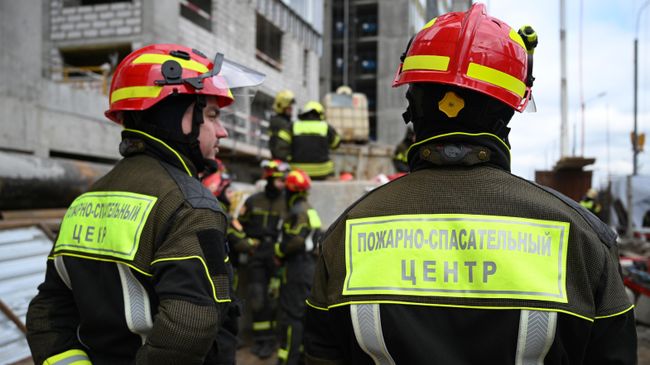 Учения по ликвидации возгорания в высотном здании Учения по ликвидации возгорания в высотном здании
