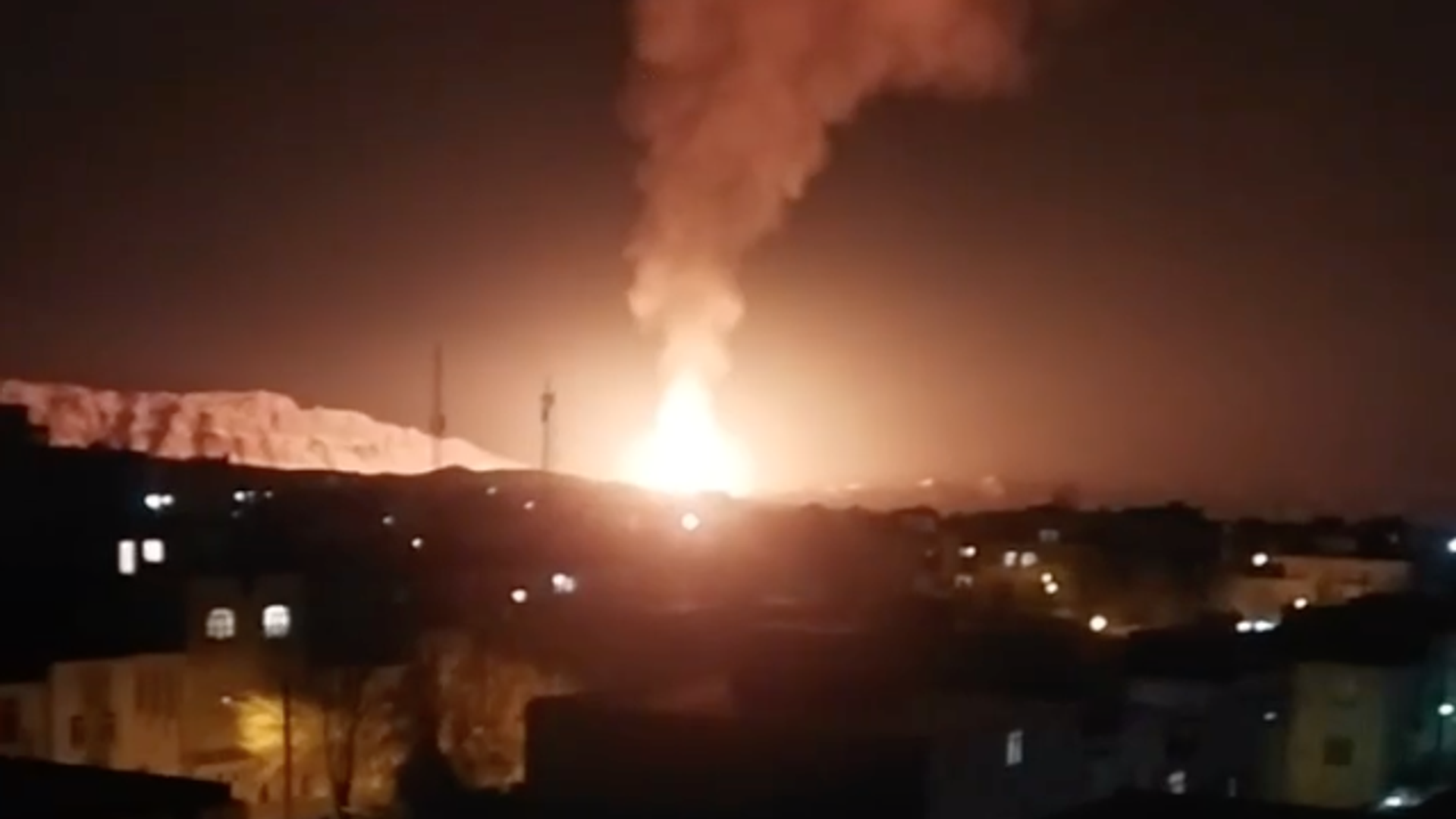 Пламя от взрыва газопровода в Иране Пламя от взрыва газопровода в Иране - РИА Новости, 1920, 14.02.2024