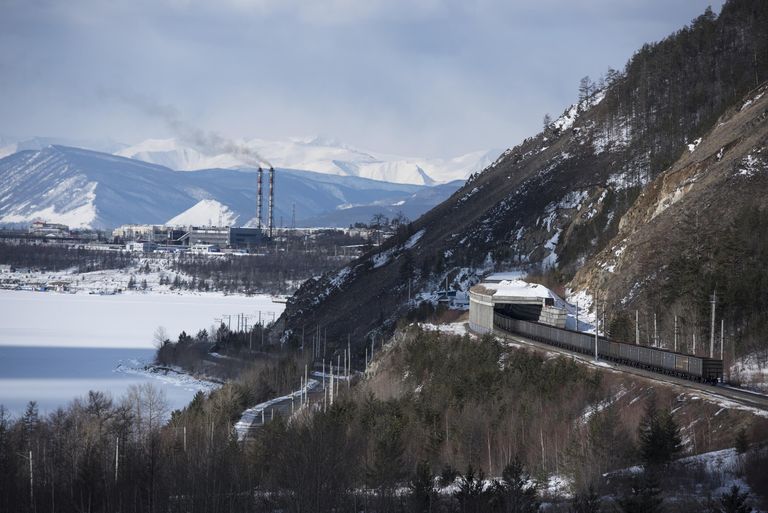 Мысовой тоннель на Байкало-Амурской магистрали на участке Северобайкальск — Нижнеангарск Мысовой тоннель на Байкало-Амурской магистрали на участке Северобайкальск — Нижнеангарск