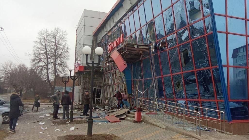 Торговый центр в Белгороде, поврежденный в результате обстрела со стороны ВСУ Торговый центр в Белгороде, поврежденный в результате обстрела со стороны ВСУ - РИА Новости, 1920, 15.02.2024