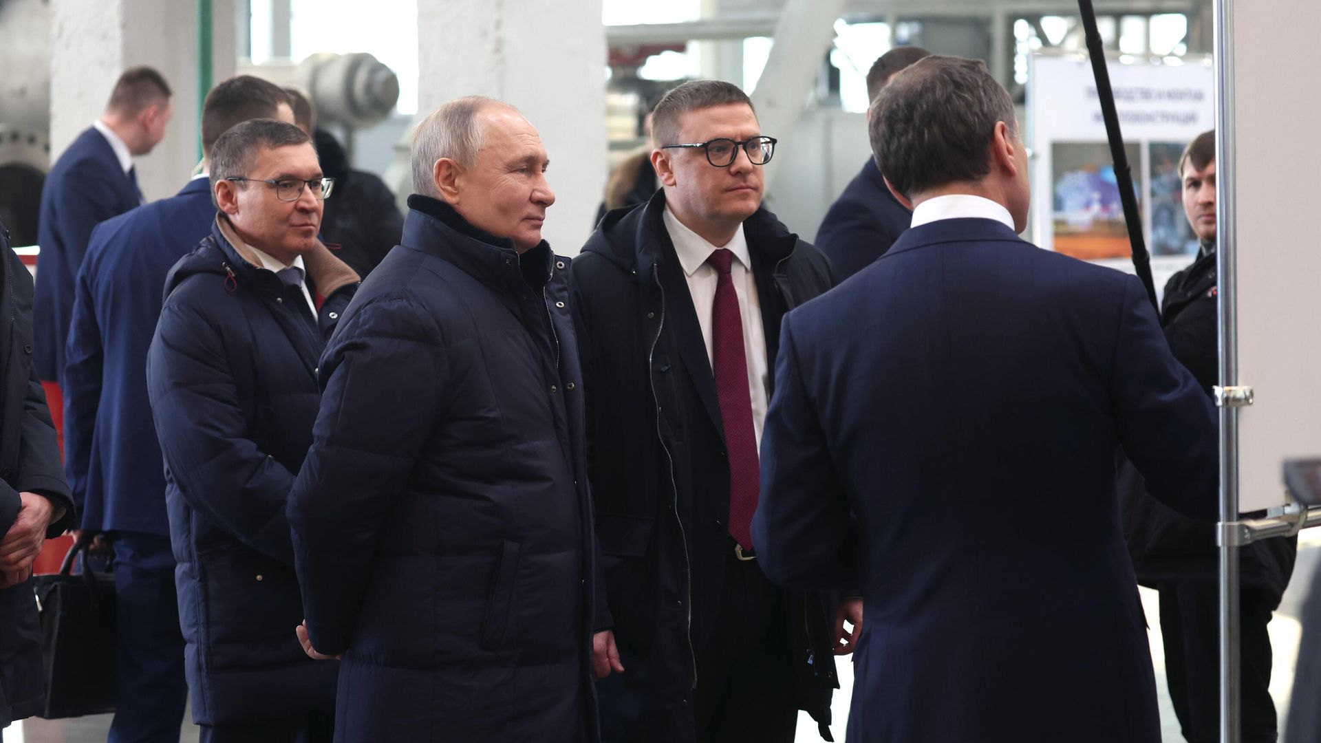 Президент РФ Владимир Путин посещает Челябинский кузнечно-прессовый завод Президент РФ Владимир Путин посещает Челябинский кузнечно-прессовый завод - РИА Новости, 1920, 16.02.2024