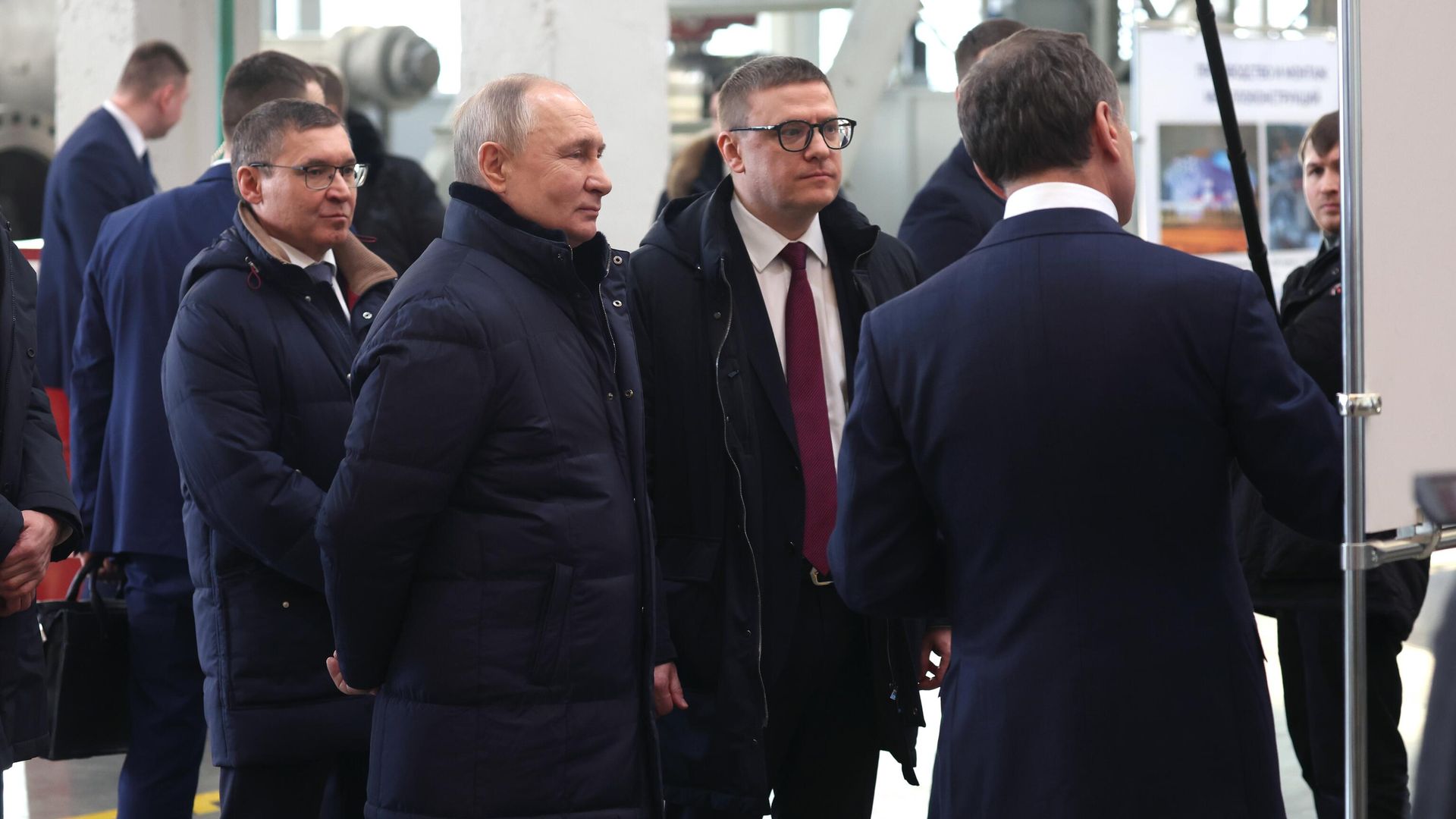 Президент РФ Владимир Путин посещает Челябинский кузнечно-прессовый завод Президент РФ Владимир Путин посещает Челябинский кузнечно-прессовый завод - РИА Новости, 1920, 16.02.2024
