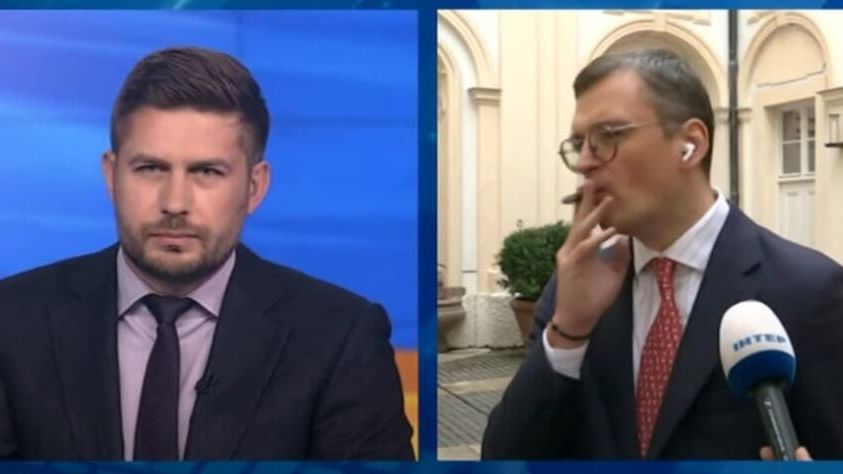 Глава МИД Украины Дмитрий Кулеба закурил в прямом эфире на фоне выхода ВСУ из Авдеевки Глава МИД Украины Дмитрий Кулеба закурил в прямом эфире на фоне выхода ВСУ из Авдеевки - РИА Новости, 1920, 17.02.2024