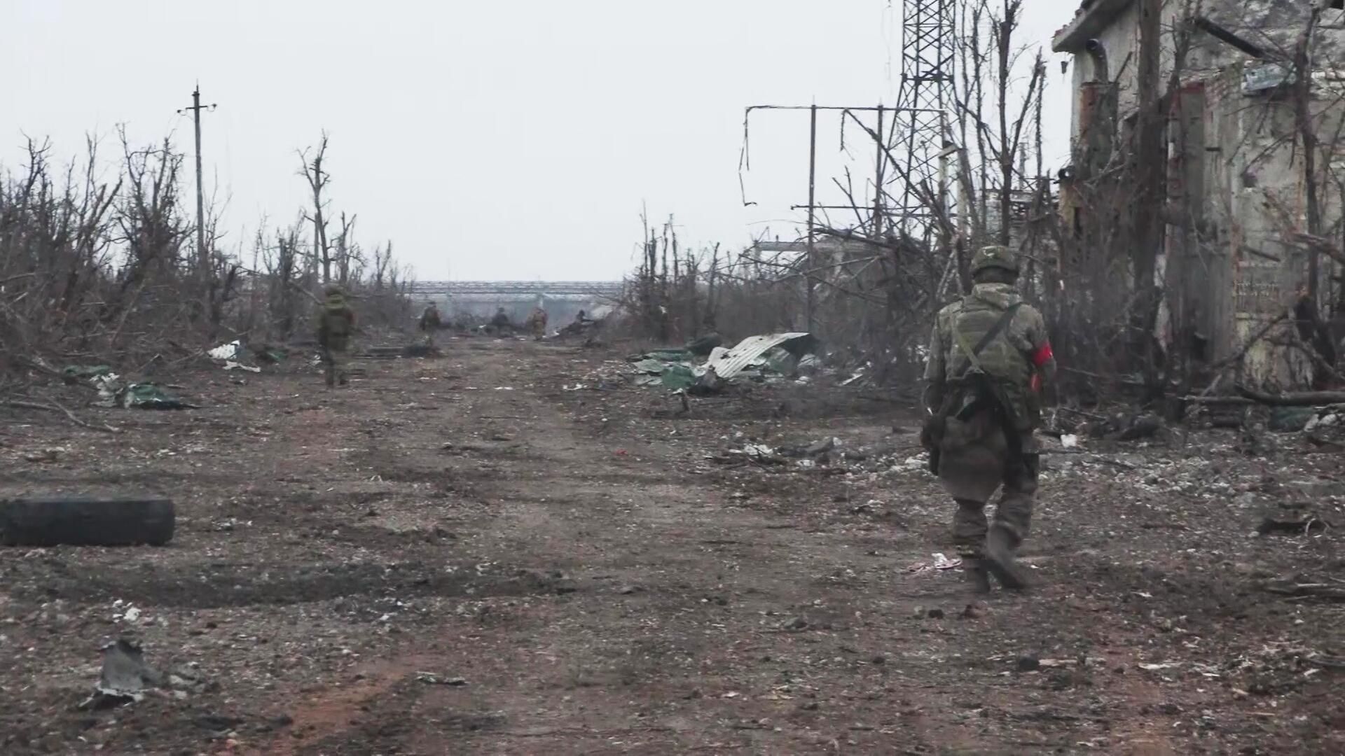 Разминирование дорог и зданий в Авдеевке военнослужащими инженерных подразделений группировки войск Центр Разминирование дорог и зданий в Авдеевке военнослужащими инженерных подразделений группировки войск Центр - РИА Новости, 1920, 19.02.2024