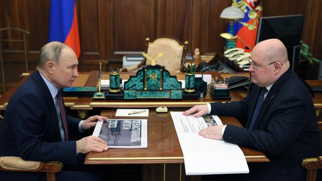 Президент РФ В. Путин встретился с губернатором Севастополя М. Развожаевым