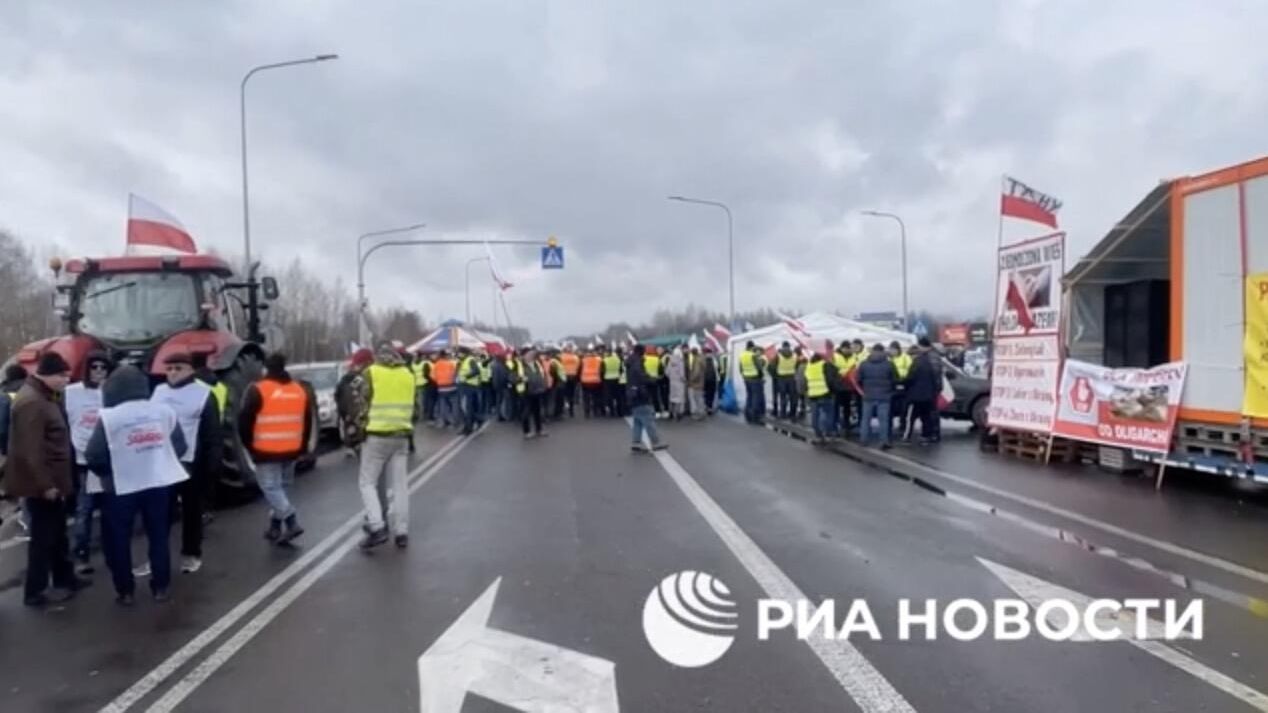 Протестующие польские фермеры Протестующие польские фермеры - РИА Новости, 1920, 21.02.2024