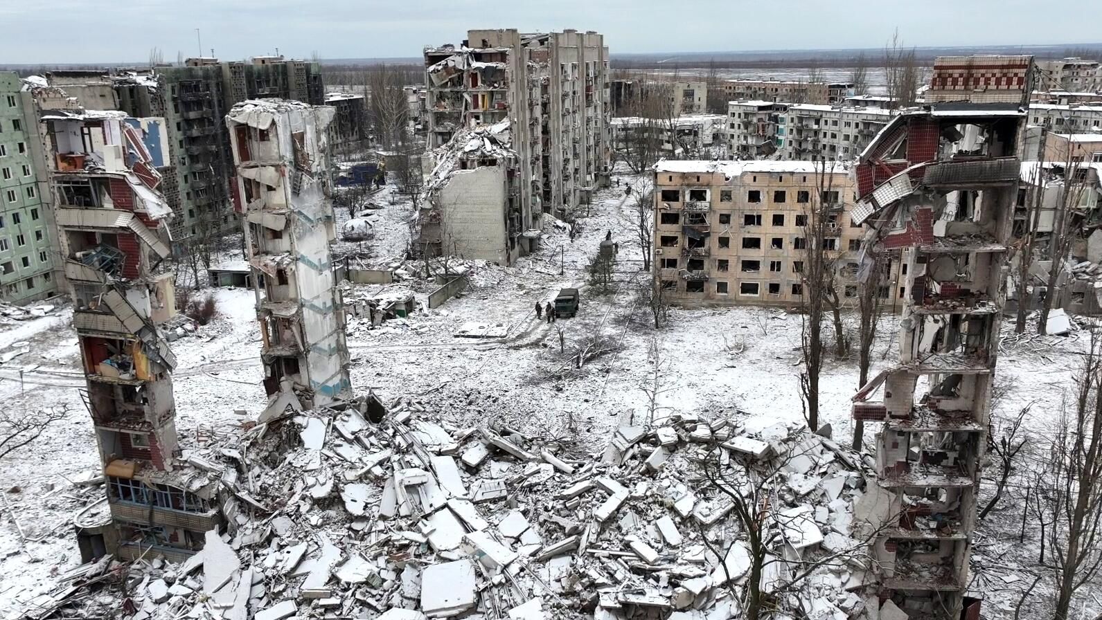 Разрушенные жилые дома на одной из улиц в Авдеевке. Стоп-кадр видео Разрушенные жилые дома на одной из улиц в Авдеевке. Стоп-кадр видео - РИА Новости, 1920, 22.02.2024